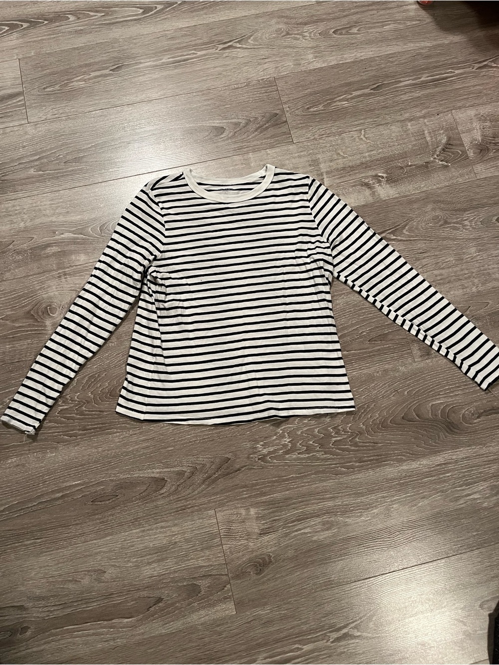 Old Navy 100% cotton Long-Sleeve Crewneck Top - Black & White stripe